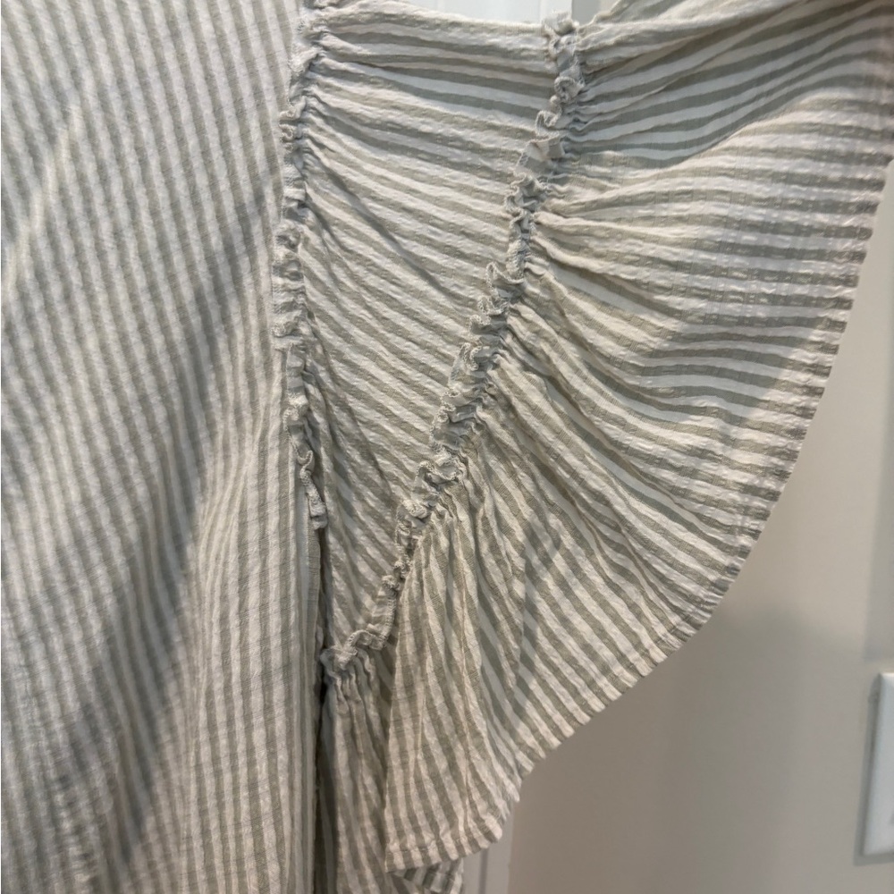 Seersucker Green and White Striped Blouse - Picture 5 of 7
